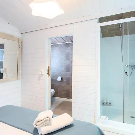 Matilda - Casa Con Terraza Con Acceso A Playa Semi-virgen Feriehus